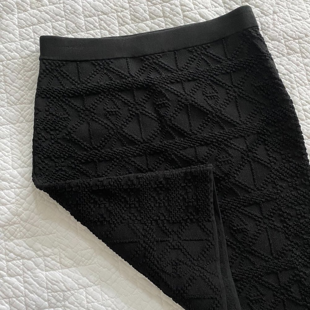 Black Guess bodycon skirt